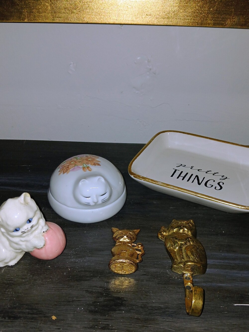 Ceramic Cat Trinket Dish & Gold Cat Hooks Set
